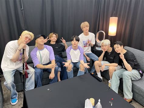 bangtan twitter|@OfficialBangtan .